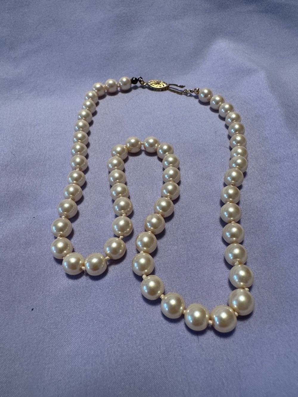 Source Unknown Cream Pearl Strand Necklace with Gold Clasp